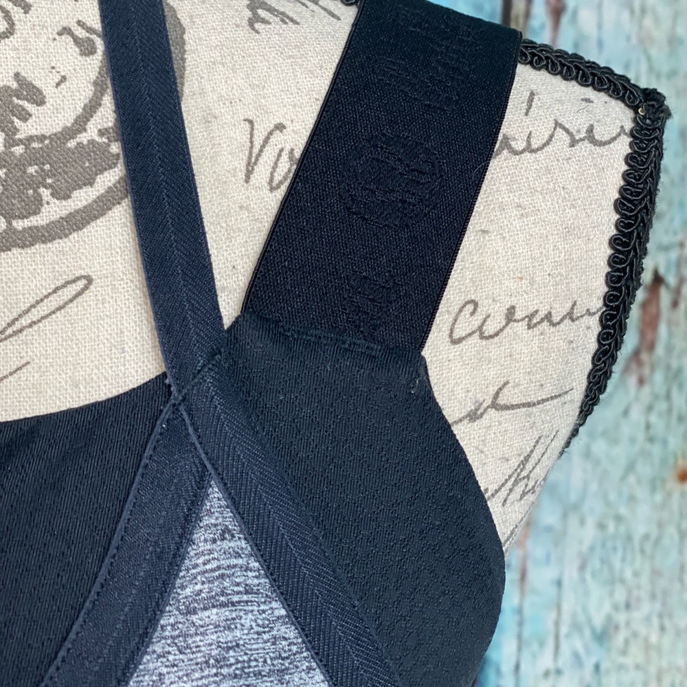 SOLD LULULEMON Static Gray Black Awareness Bubble Tank - Picture 8 of 12